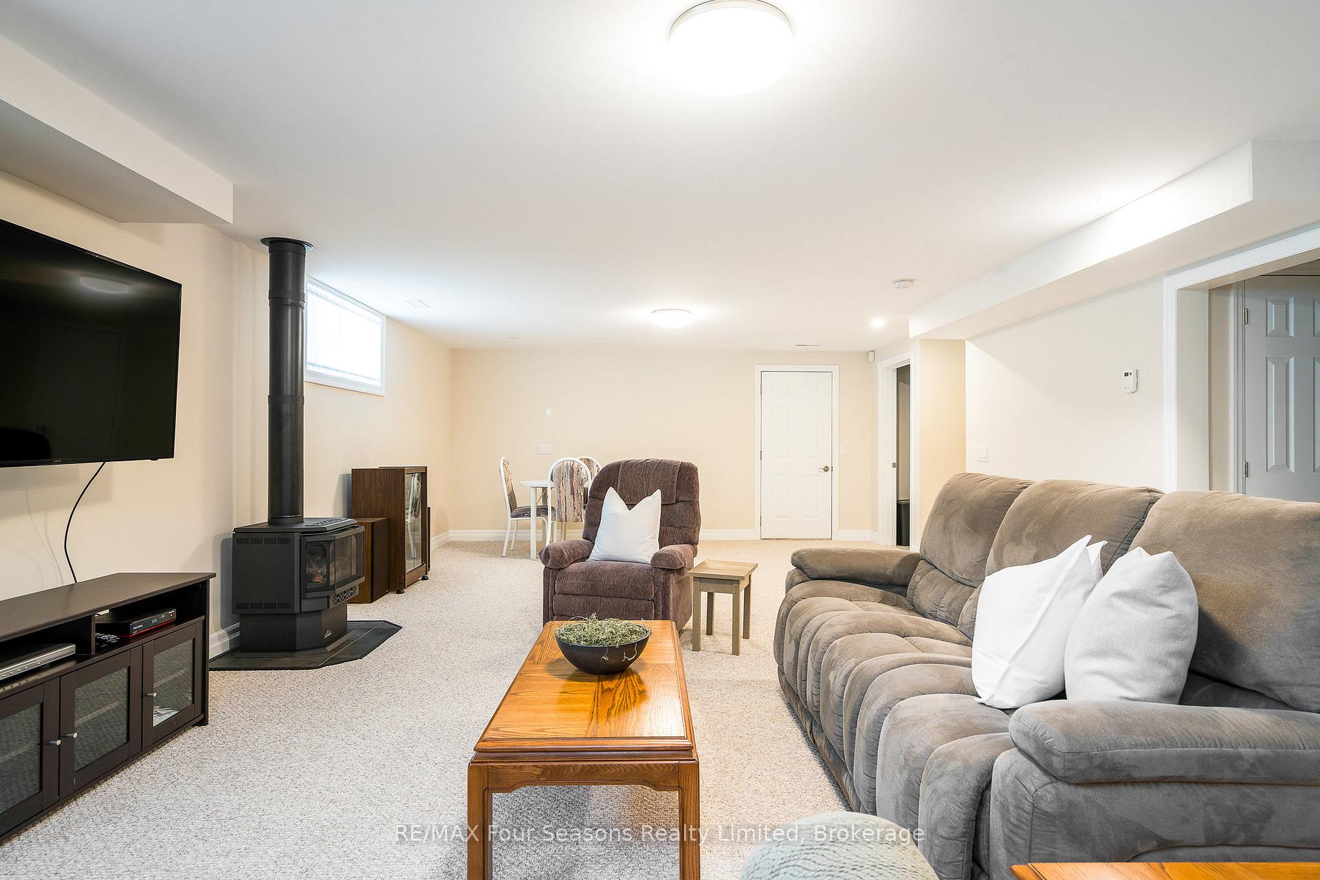Photo 32 of 150 Brooker Boulevard, Blue Mountains — HOMEH
