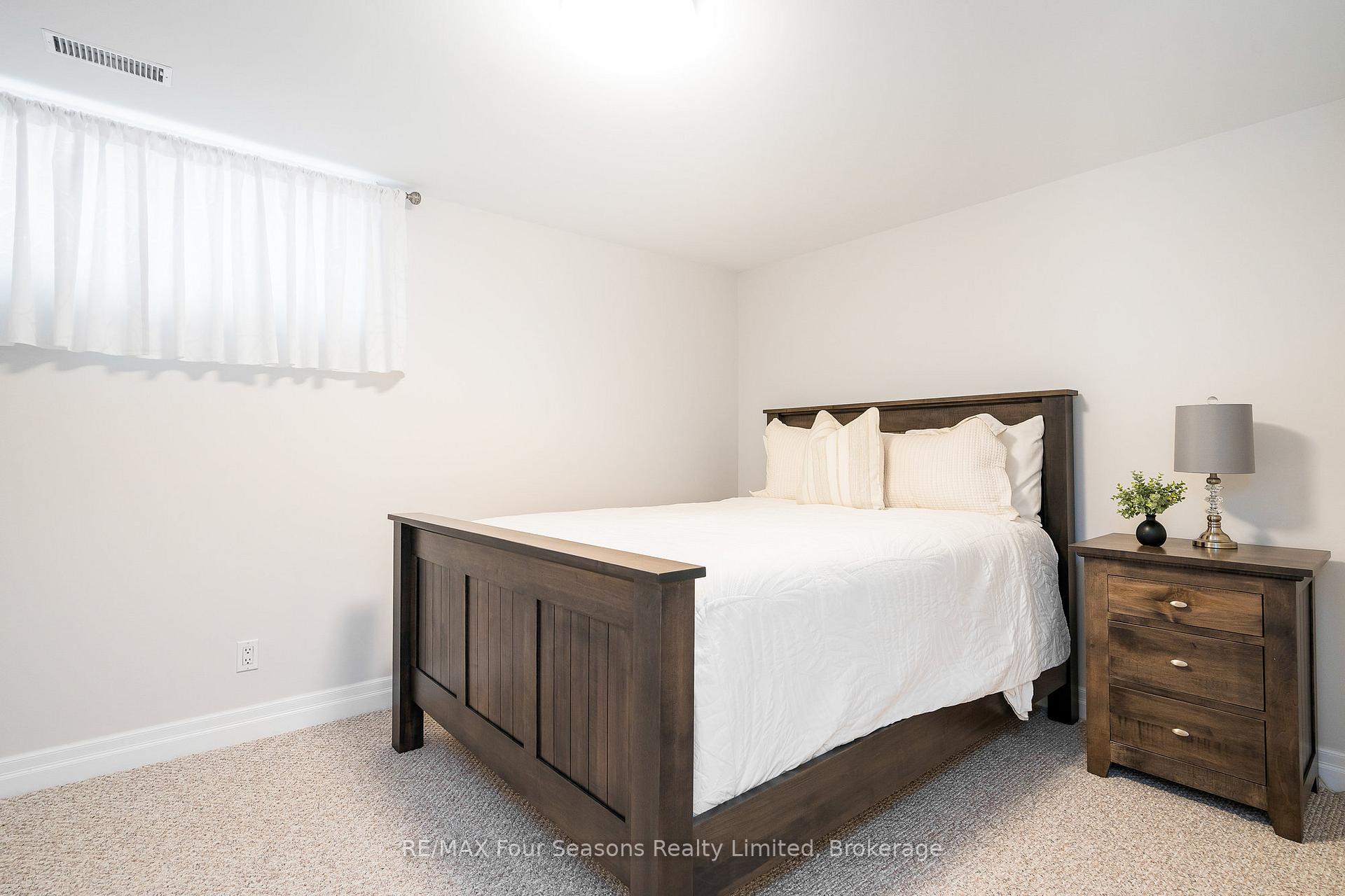 Photo 28 of 150 Brooker Boulevard, Blue Mountains — HOMEH