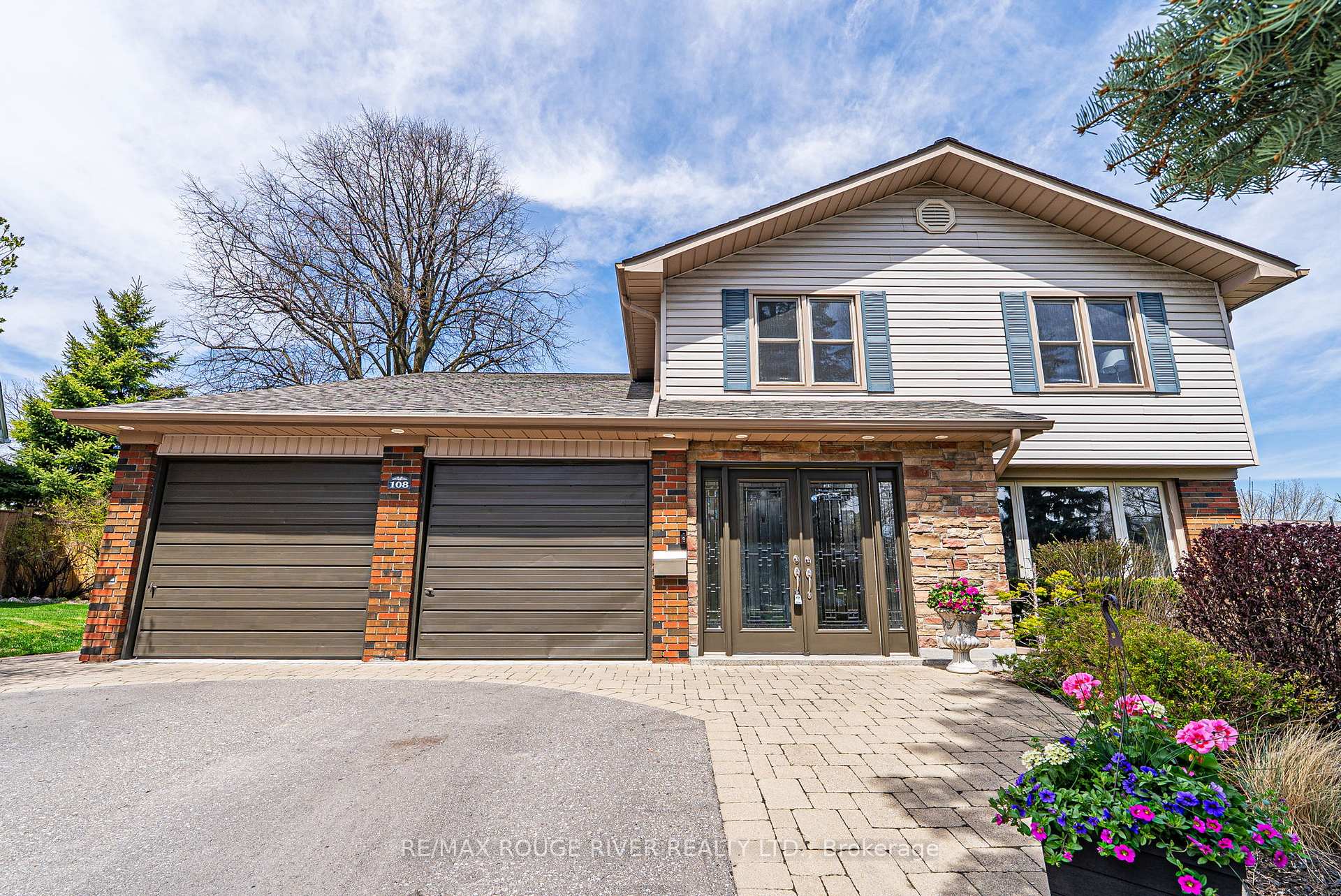 Photo 1 of 108 Orchard Court, Whitby, Downtown Whitby — HOMEH