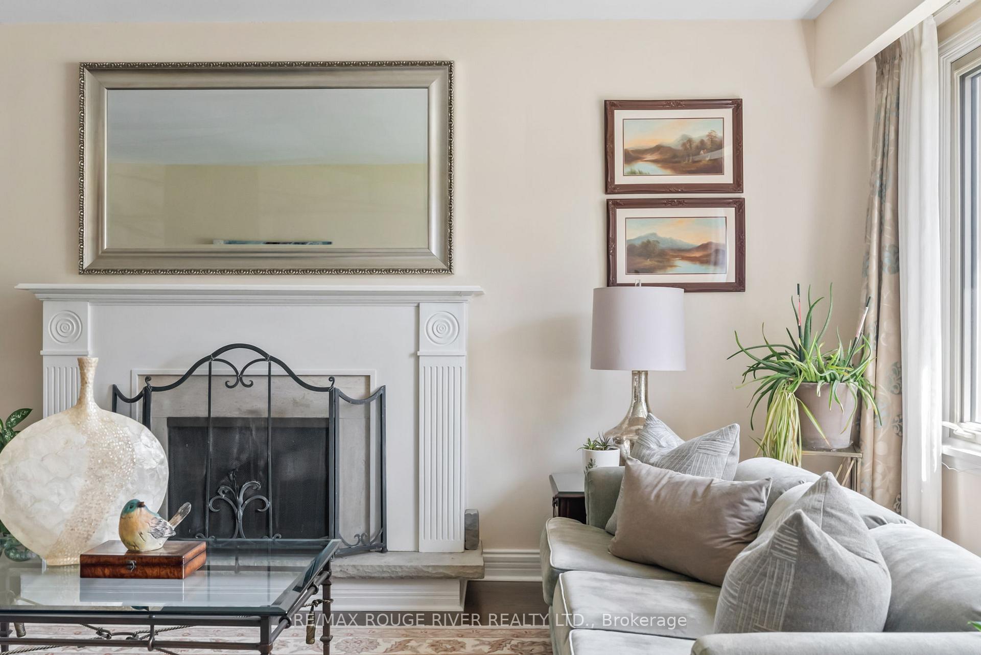 Photo 4 of 108 Orchard Court, Whitby, Downtown Whitby — HOMEH