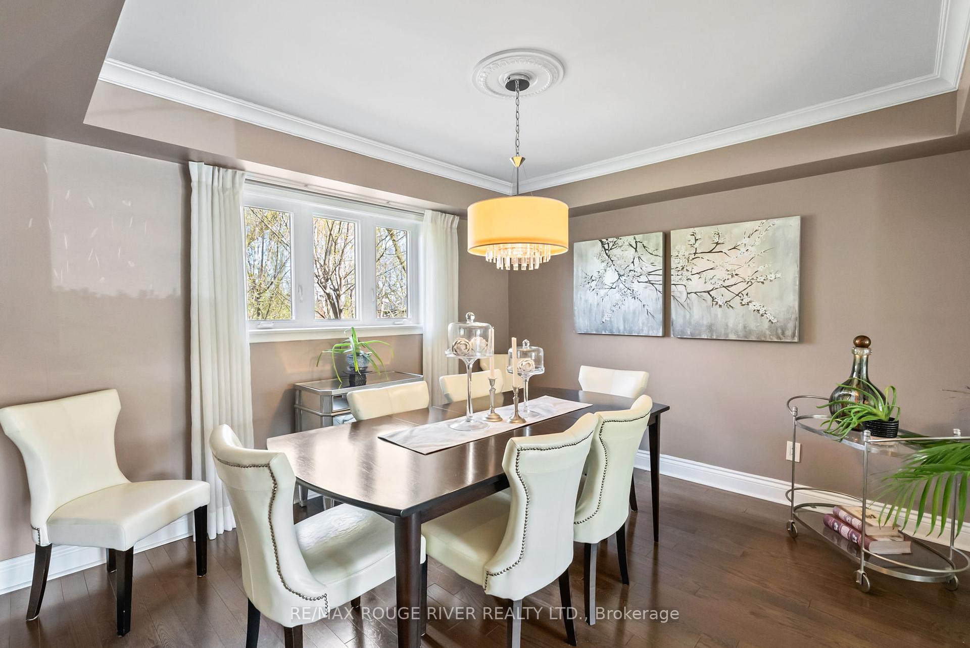Photo 6 of 108 Orchard Court, Whitby, Downtown Whitby — HOMEH