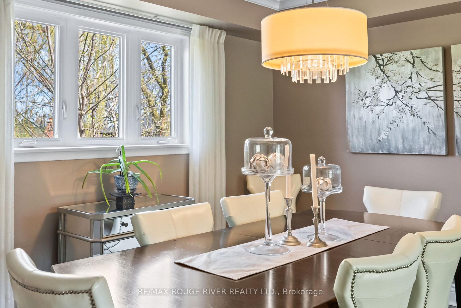 Photo 7 of 108 Orchard Court, Whitby, Downtown Whitby — HOMEH