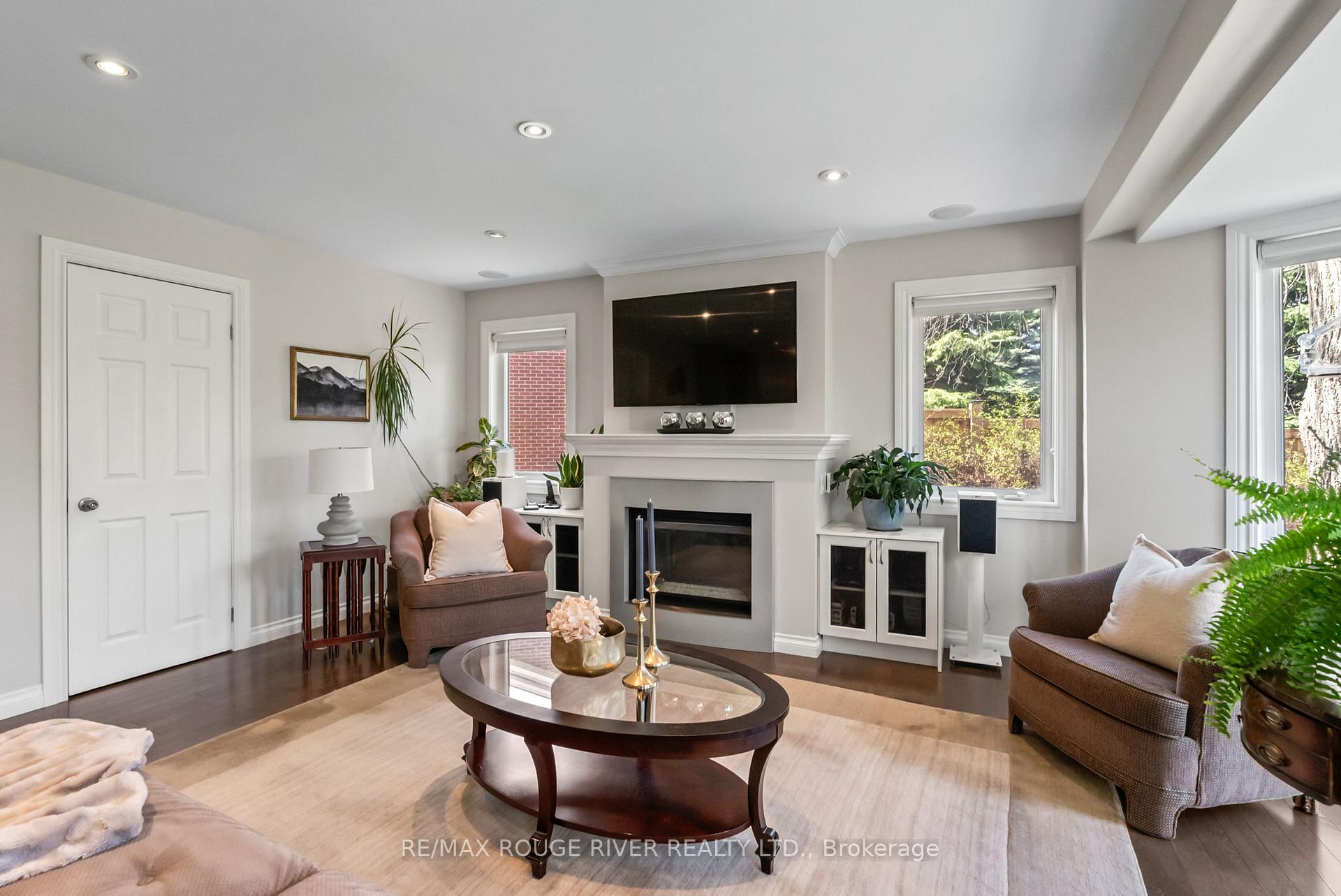 Photo 19 of 108 Orchard Court, Whitby, Downtown Whitby — HOMEH