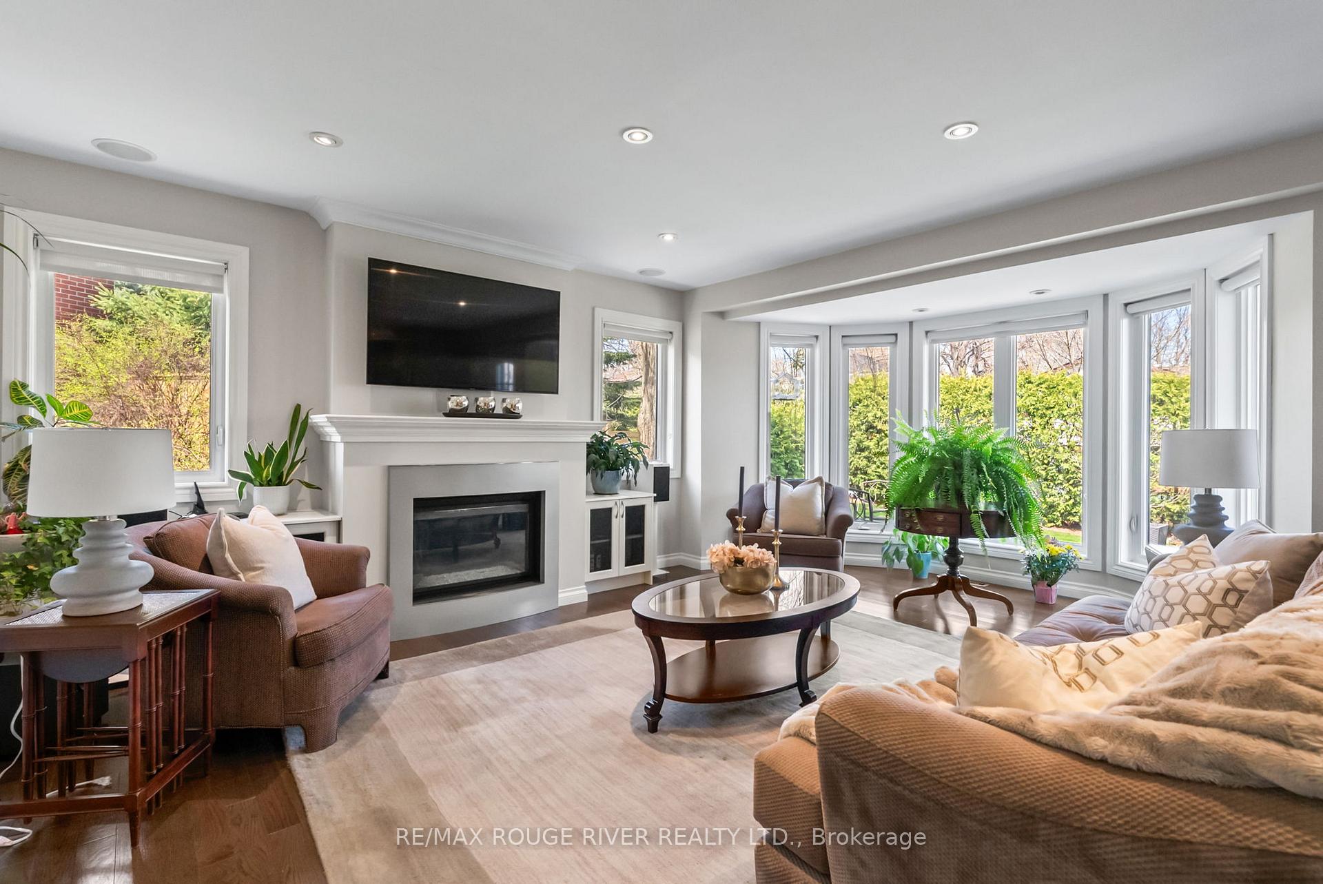 Photo 20 of 108 Orchard Court, Whitby, Downtown Whitby — HOMEH