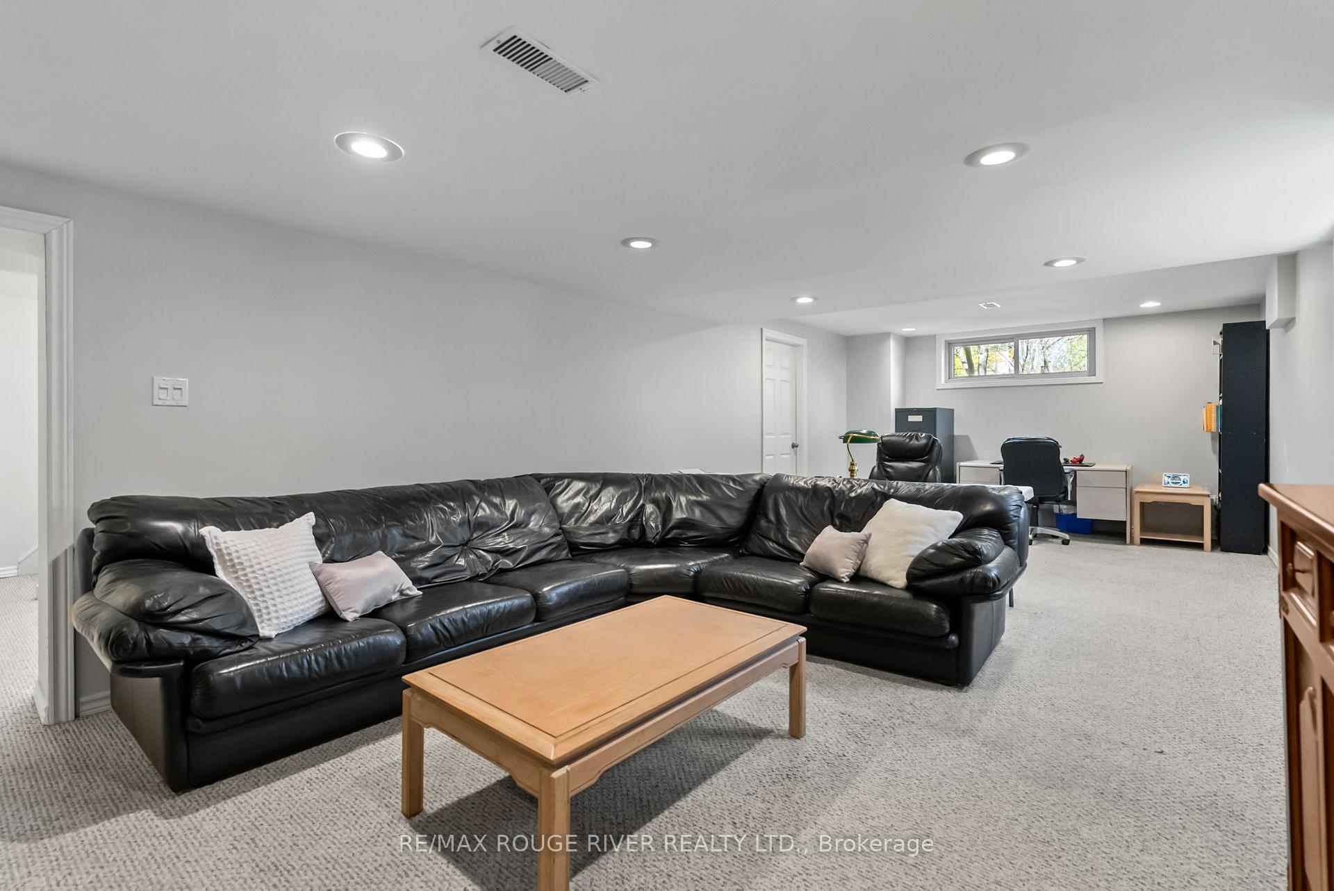 Photo 34 of 108 Orchard Court, Whitby, Downtown Whitby — HOMEH