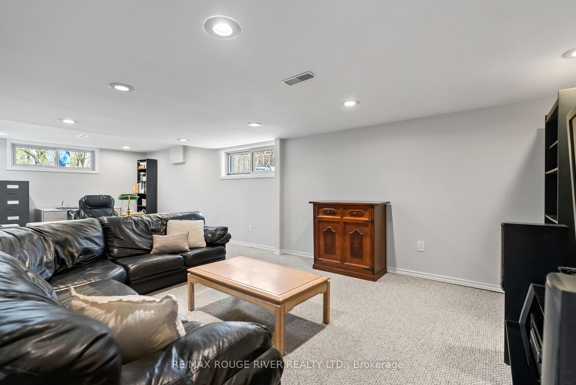 Photo 35 of 108 Orchard Court, Whitby, Downtown Whitby — HOMEH
