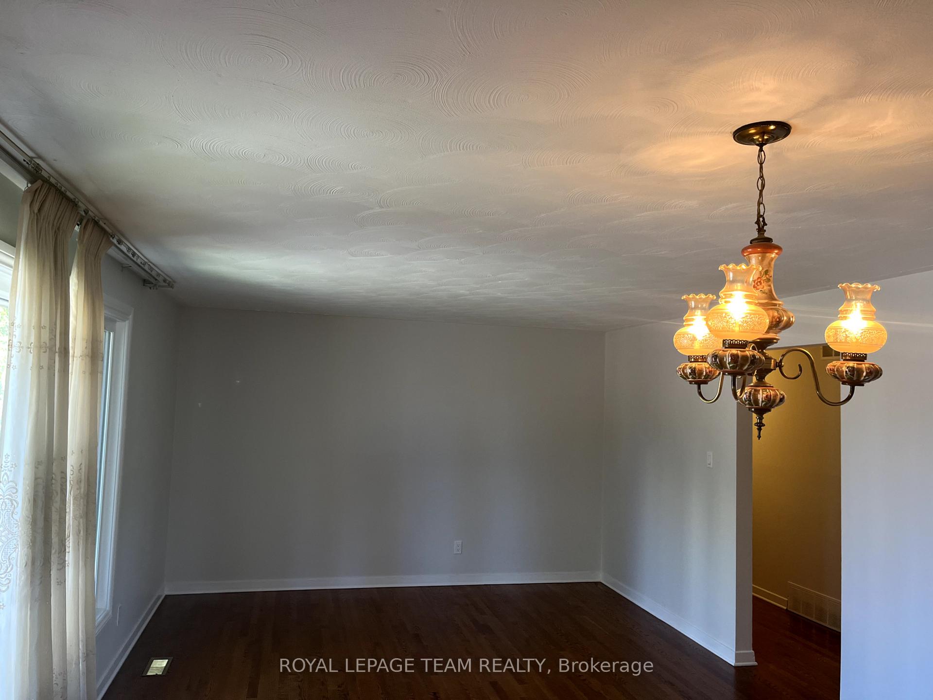 Photo 4 of Unit B - Upper, 2656 Don Street, Ottawa, Lincoln Heights — HOMEH