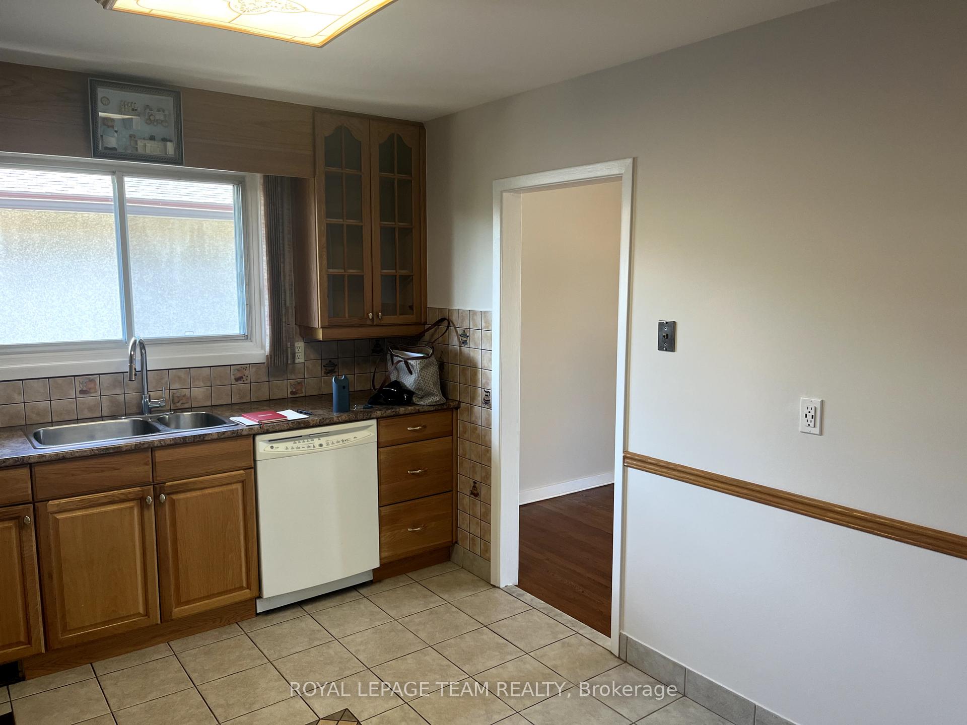 Photo 5 of Unit B - Upper, 2656 Don Street, Ottawa, Lincoln Heights — HOMEH