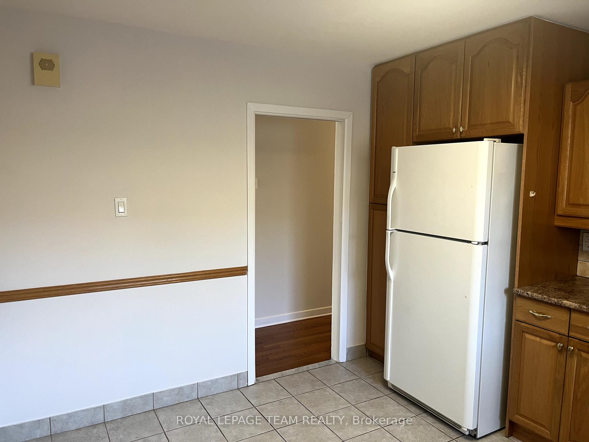 Photo 9 of Unit B - Upper, 2656 Don Street, Ottawa, Lincoln Heights — HOMEH
