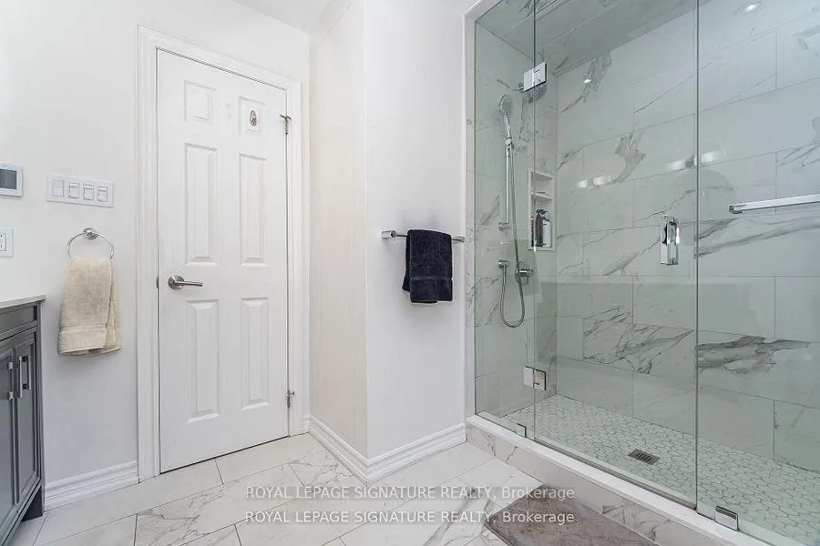 Photo 28 of 114 Fairholme Avenue, Toronto, Englemount-Lawrence — HOMEH