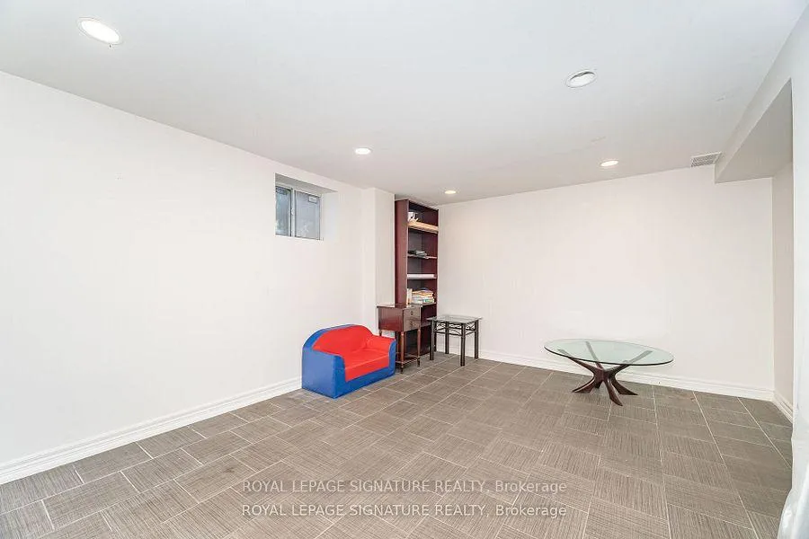 Photo 35 of 114 Fairholme Avenue, Toronto, Englemount-Lawrence — HOMEH