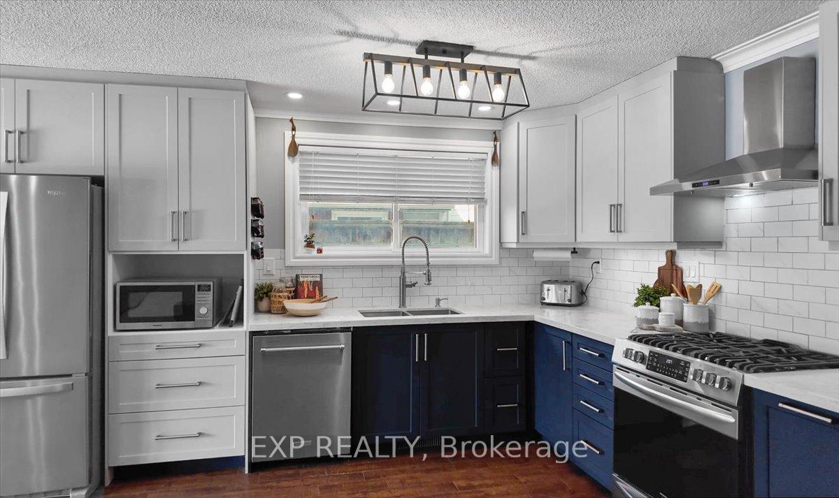 Photo 6 of 203 Stewart Street, Whitby, Blue Grass Meadows — HOMEH