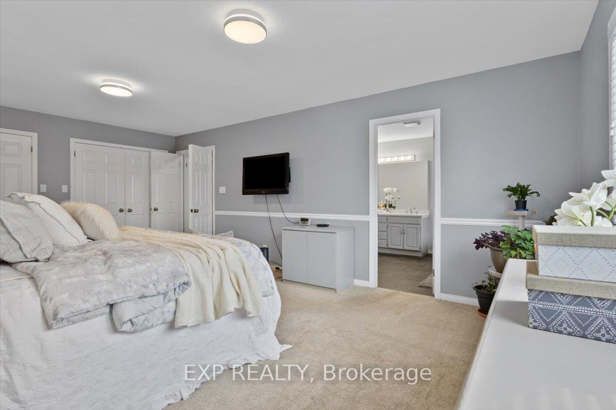 Photo 12 of 203 Stewart Street, Whitby, Blue Grass Meadows — HOMEH