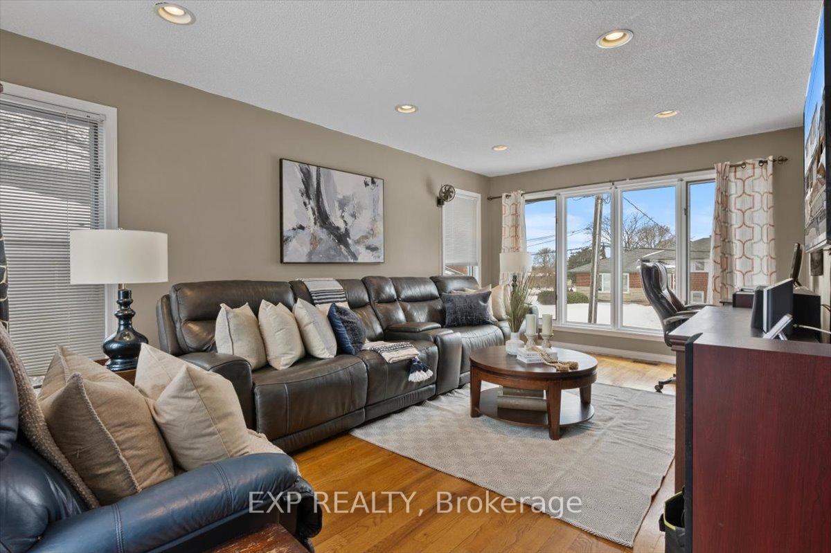 Photo 15 of 203 Stewart Street, Whitby, Blue Grass Meadows — HOMEH