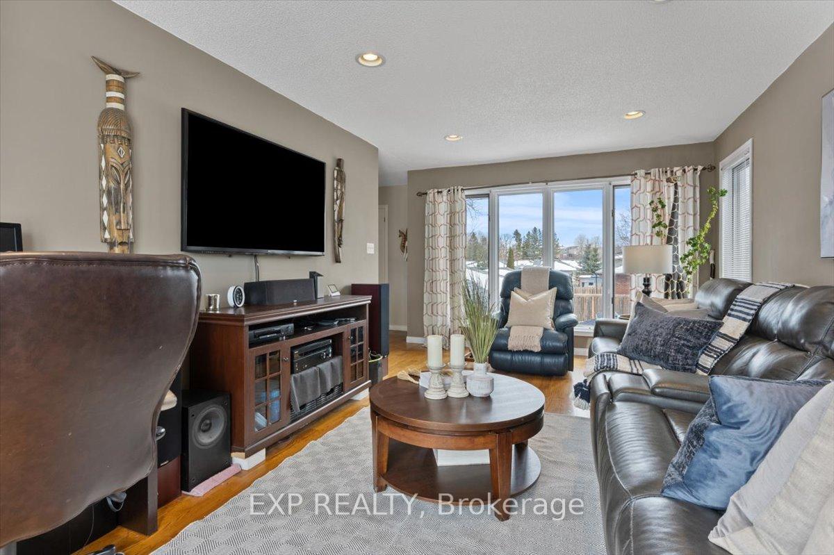 Photo 16 of 203 Stewart Street, Whitby, Blue Grass Meadows — HOMEH