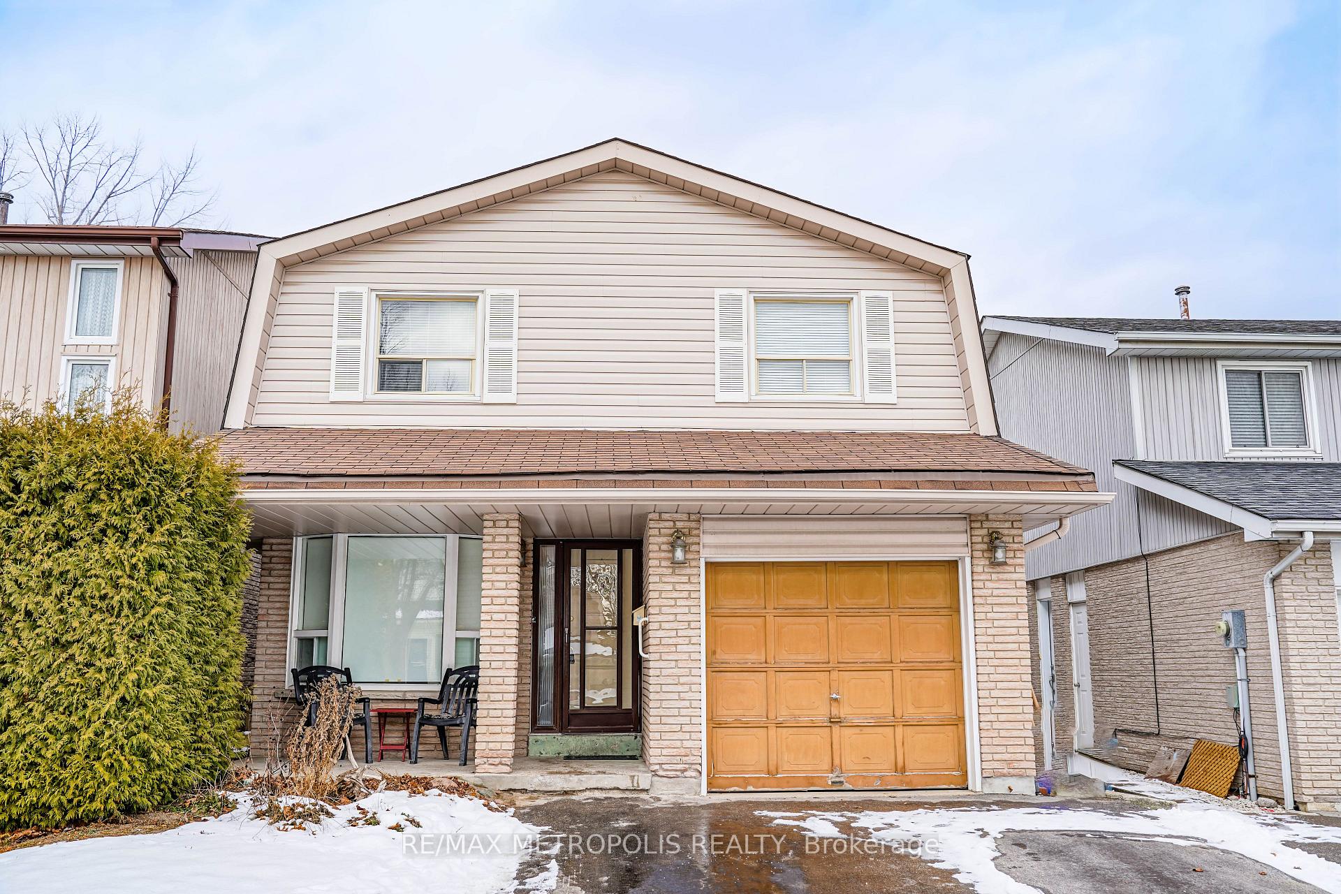 Photo 2 of 1919 New Street, Pickering, Amberlea — HOMEH