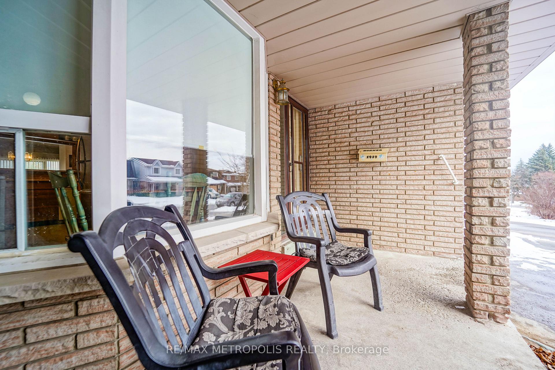 Photo 7 of 1919 New Street, Pickering, Amberlea — HOMEH