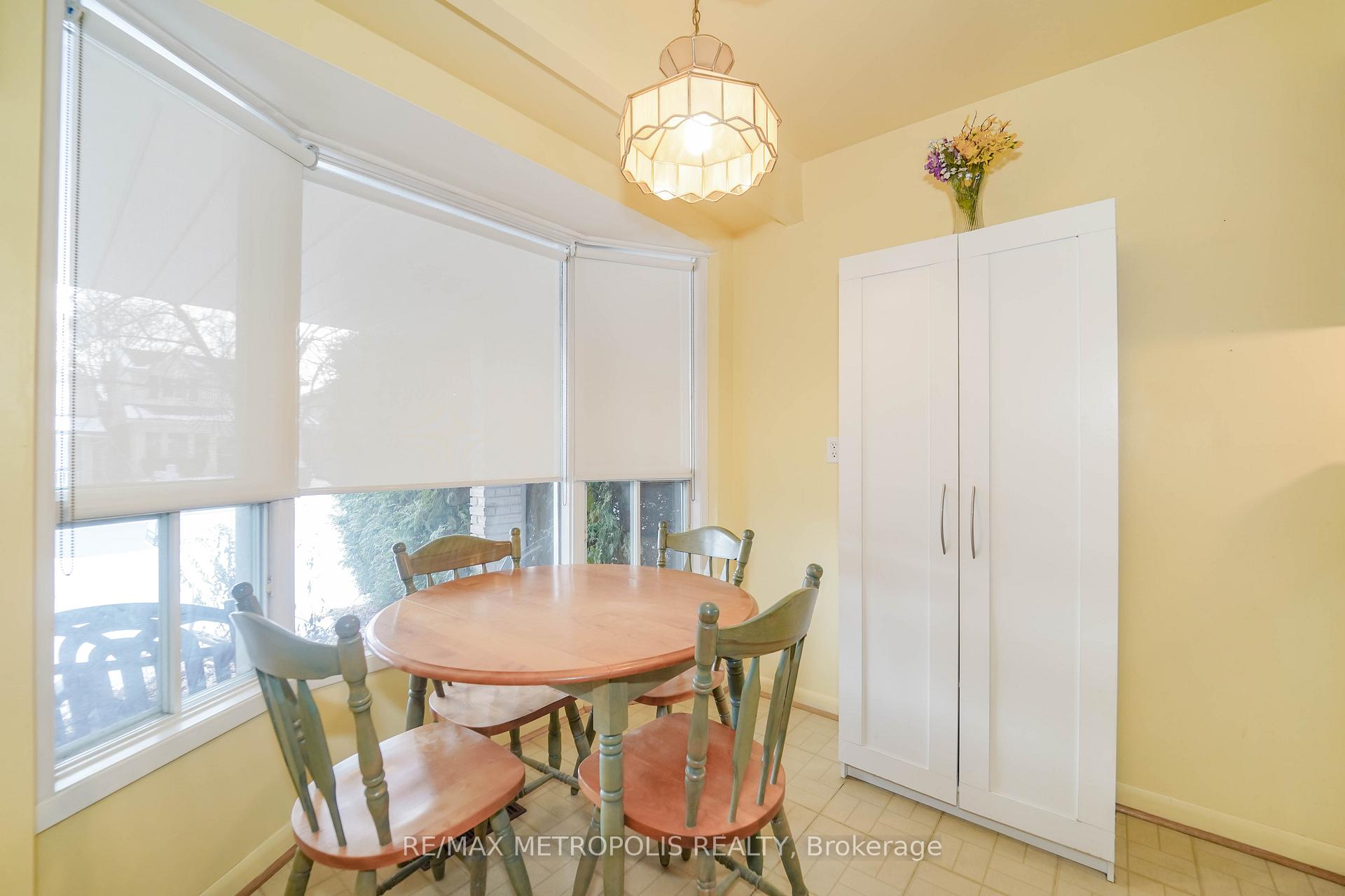 Photo 8 of 1919 New Street, Pickering, Amberlea — HOMEH