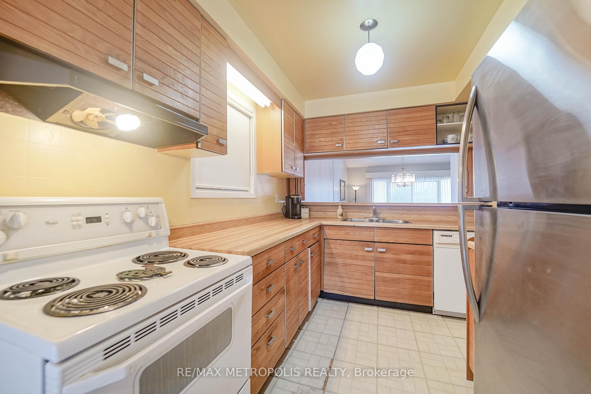 Photo 9 of 1919 New Street, Pickering, Amberlea — HOMEH