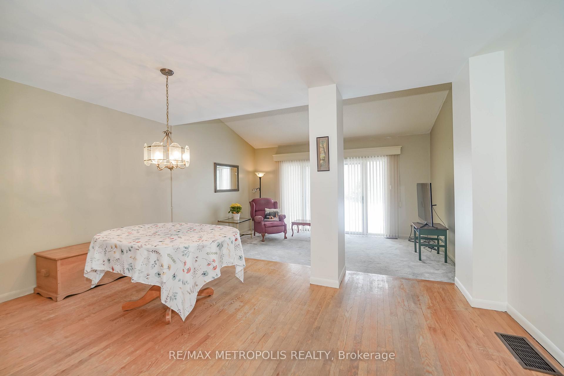 Photo 12 of 1919 New Street, Pickering, Amberlea — HOMEH