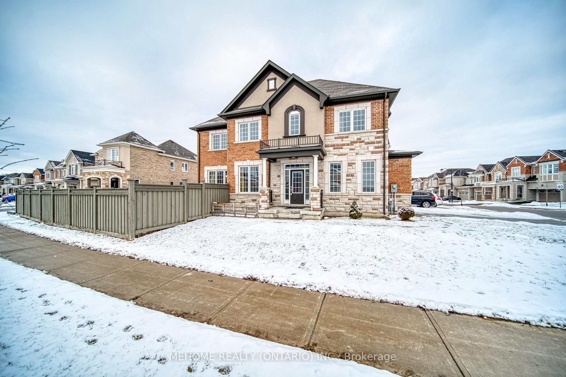 Photo 1 of 249 Thomas Philips Drive, Aurora, Rural Aurora — HOMEH