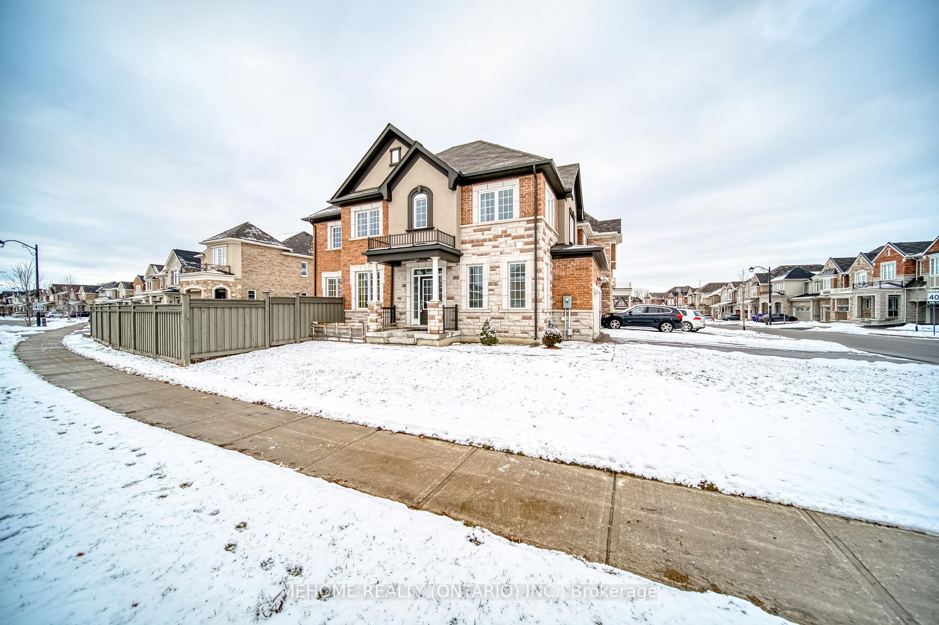 Photo 15 of 249 Thomas Philips Drive, Aurora, Rural Aurora — HOMEH