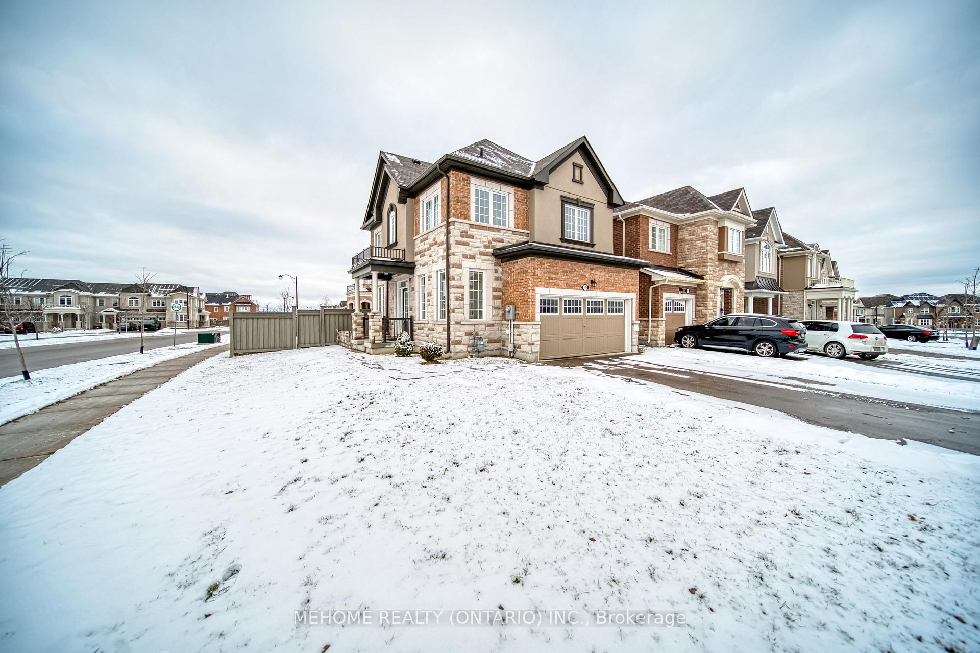 Photo 10 of 249 Thomas Philips Drive, Aurora, Rural Aurora — HOMEH