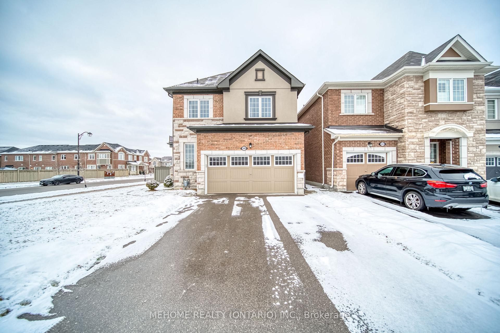Photo 2 of 249 Thomas Philips Drive, Aurora, Rural Aurora — HOMEH