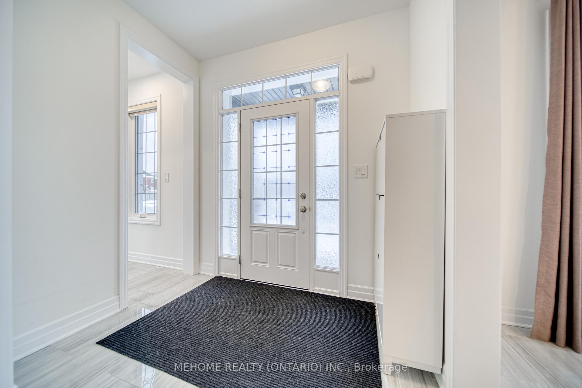 Photo 5 of 249 Thomas Philips Drive, Aurora, Rural Aurora — HOMEH