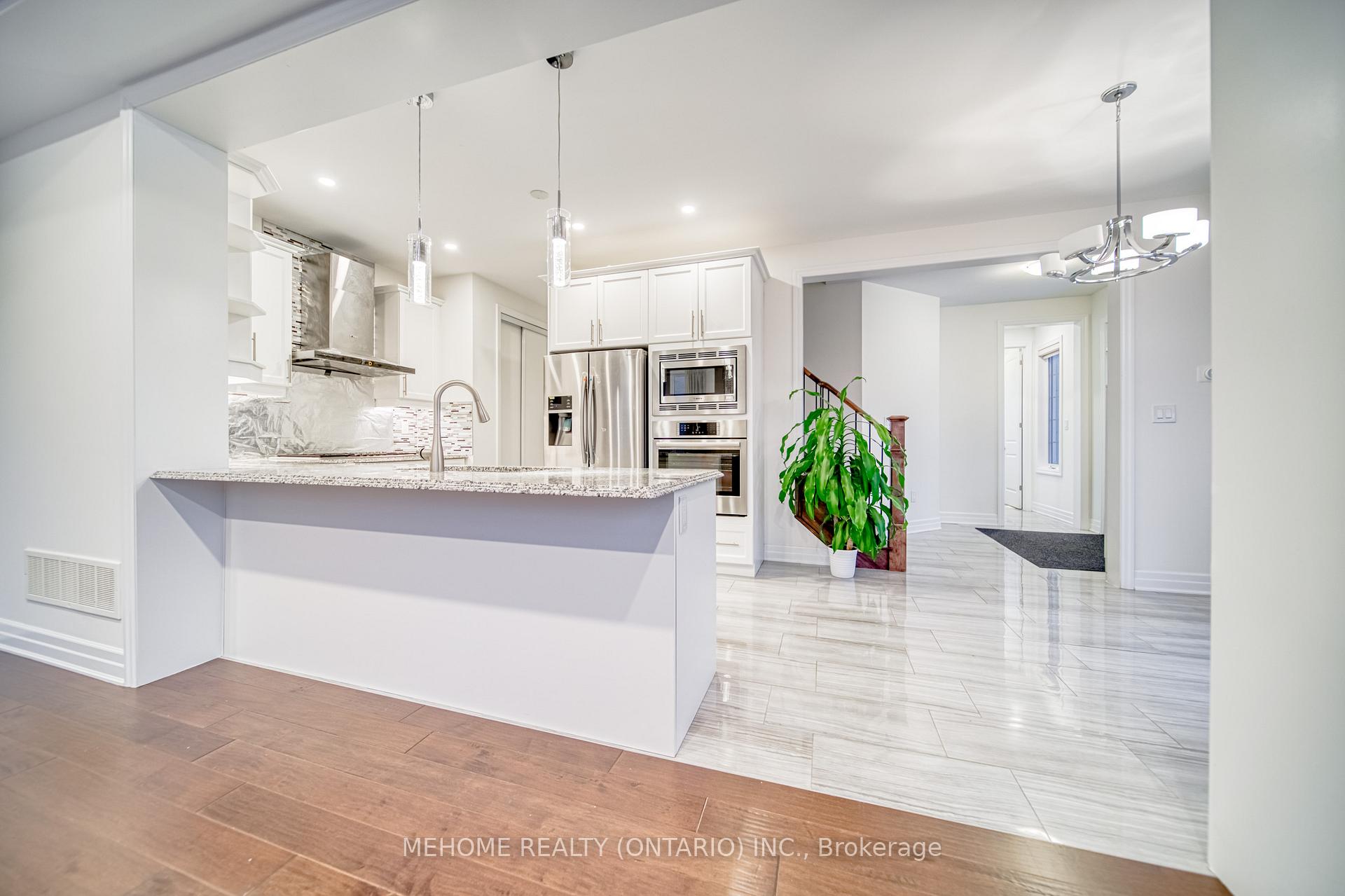 Photo 13 of 249 Thomas Philips Drive, Aurora, Rural Aurora — HOMEH