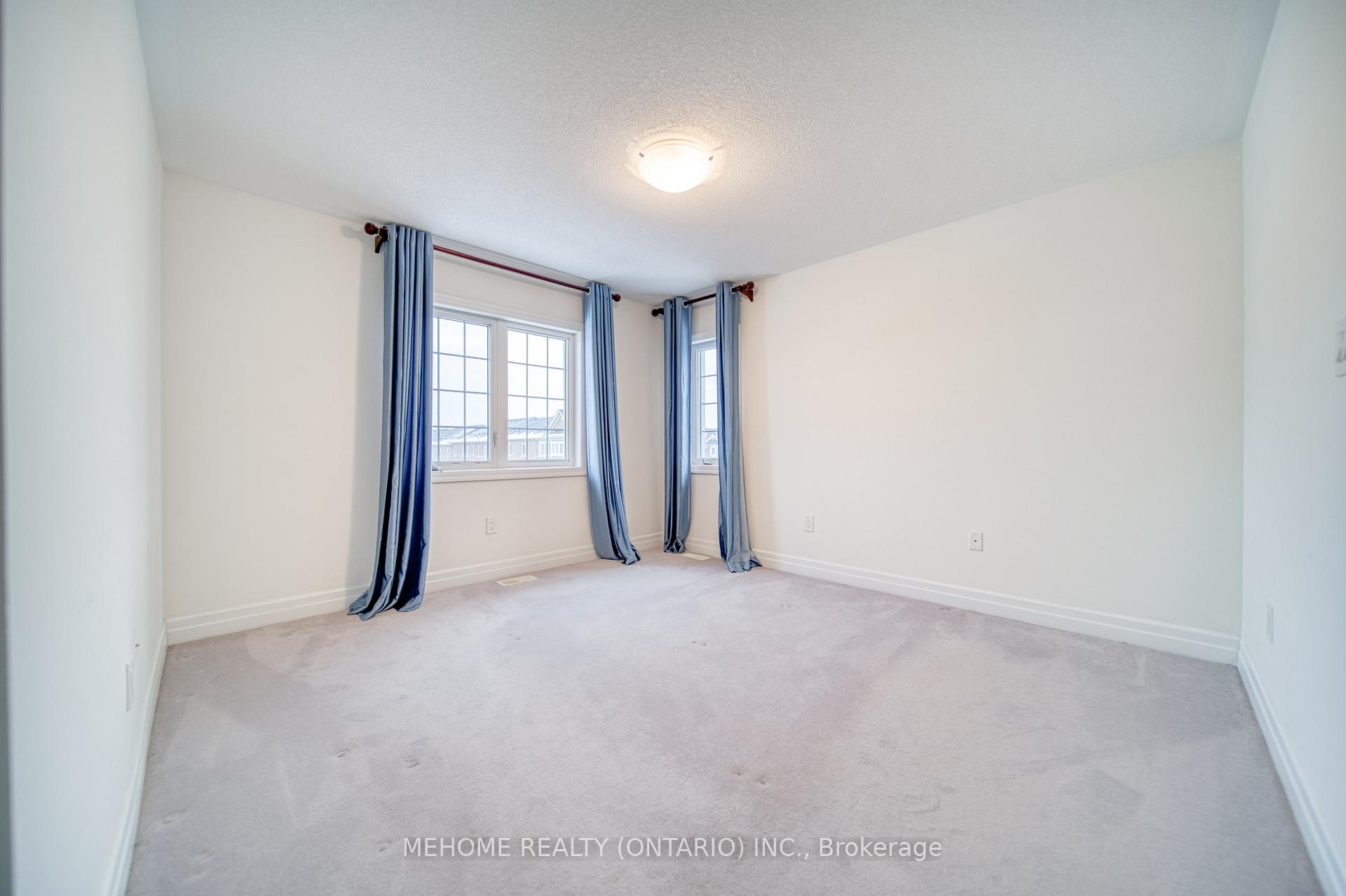 Photo 19 of 249 Thomas Philips Drive, Aurora, Rural Aurora — HOMEH