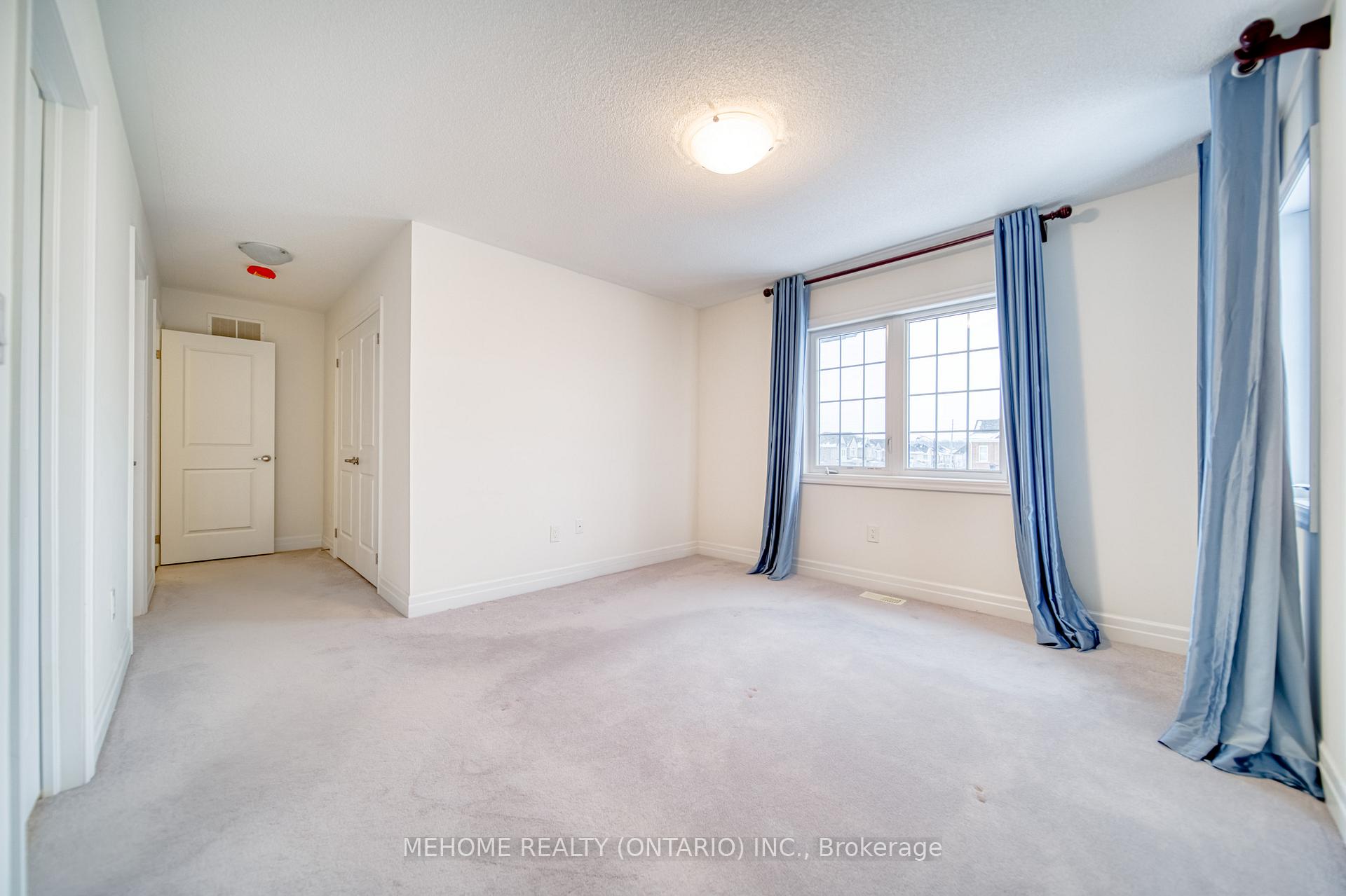 Photo 20 of 249 Thomas Philips Drive, Aurora, Rural Aurora — HOMEH