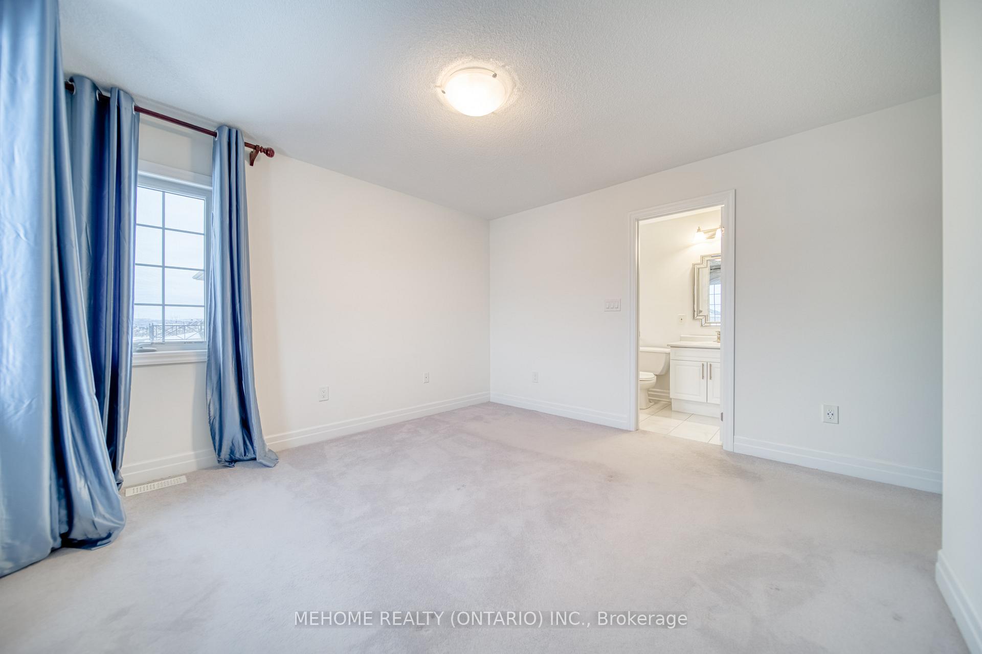Photo 18 of 249 Thomas Philips Drive, Aurora, Rural Aurora — HOMEH