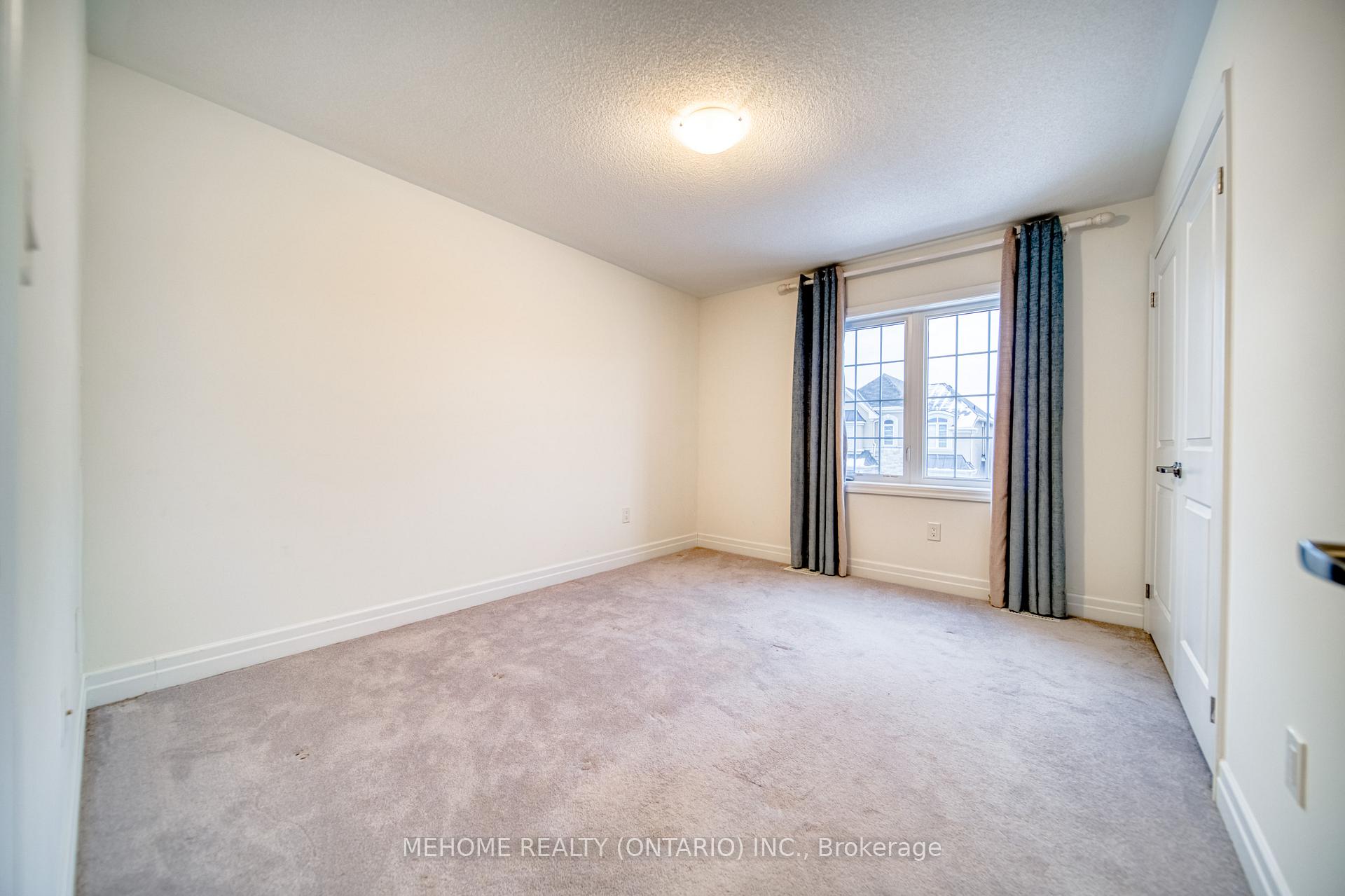 Photo 21 of 249 Thomas Philips Drive, Aurora, Rural Aurora — HOMEH