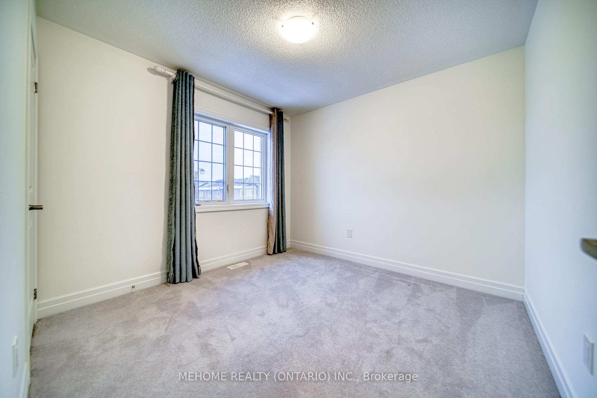 Photo 26 of 249 Thomas Philips Drive, Aurora, Rural Aurora — HOMEH