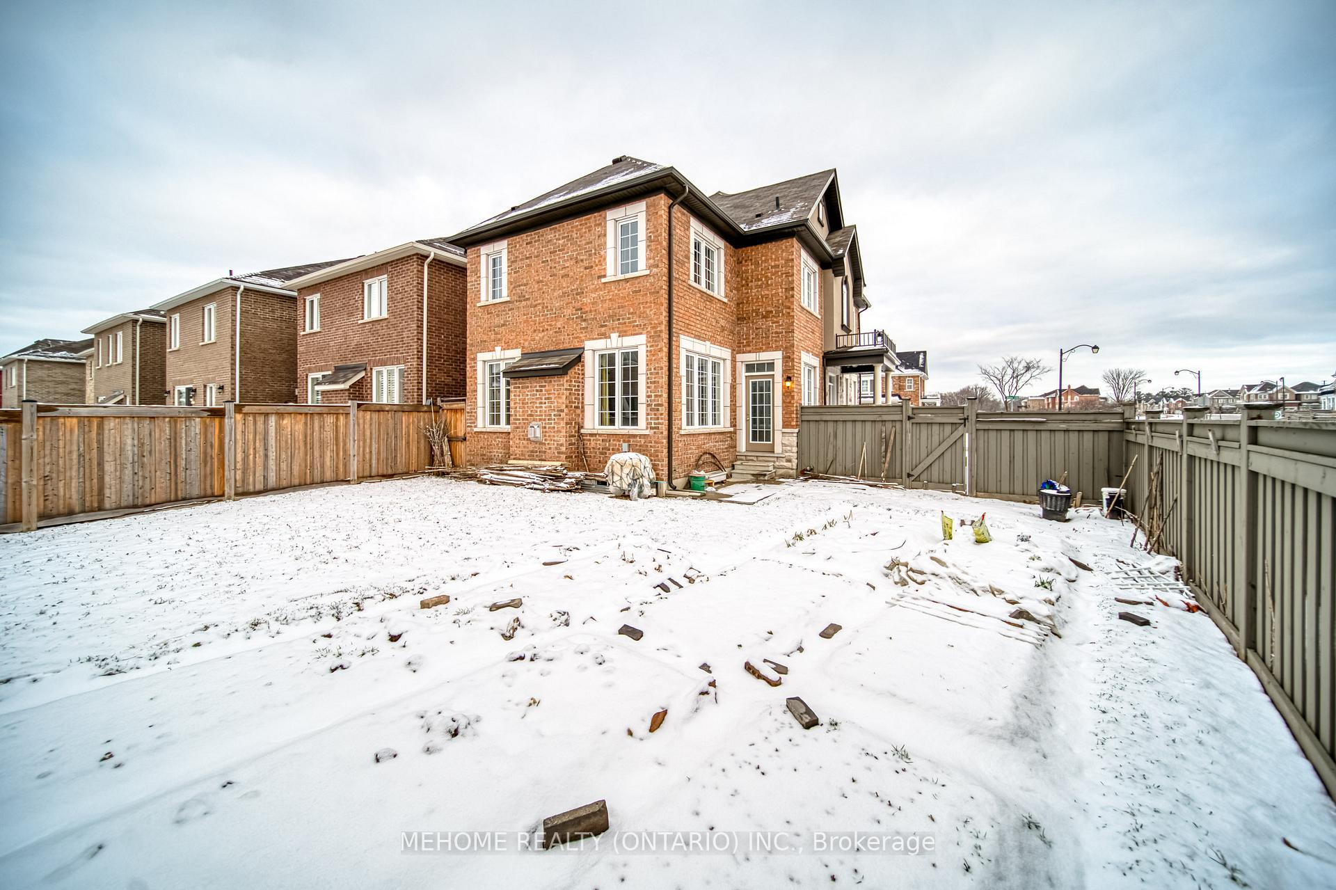 Photo 30 of 249 Thomas Philips Drive, Aurora, Rural Aurora — HOMEH