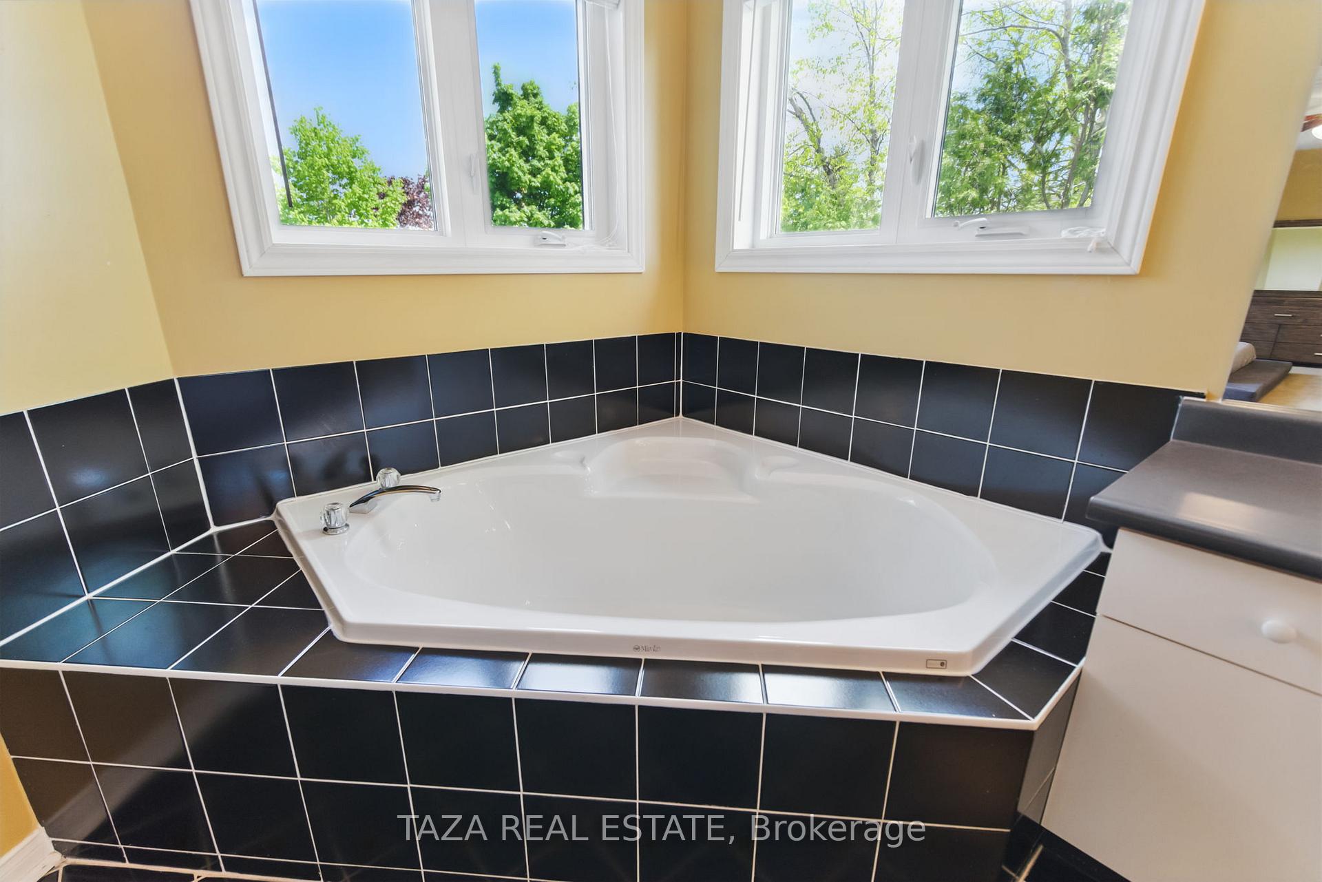 Photo 29 of 50 Dewbourne Place, Whitby, Pringle Creek — HOMEH