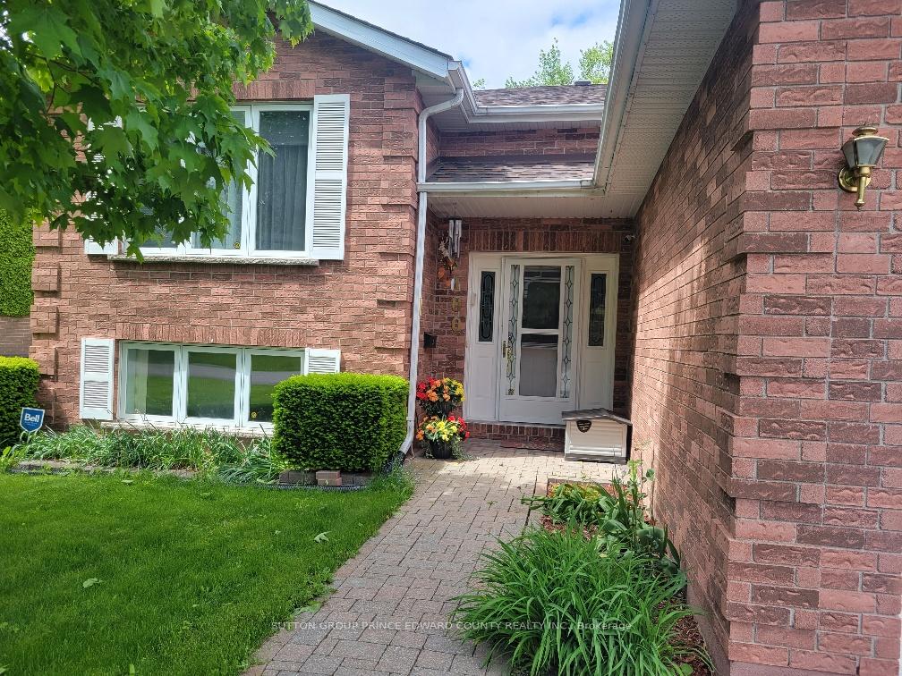 Front of 100 Selena Avenue