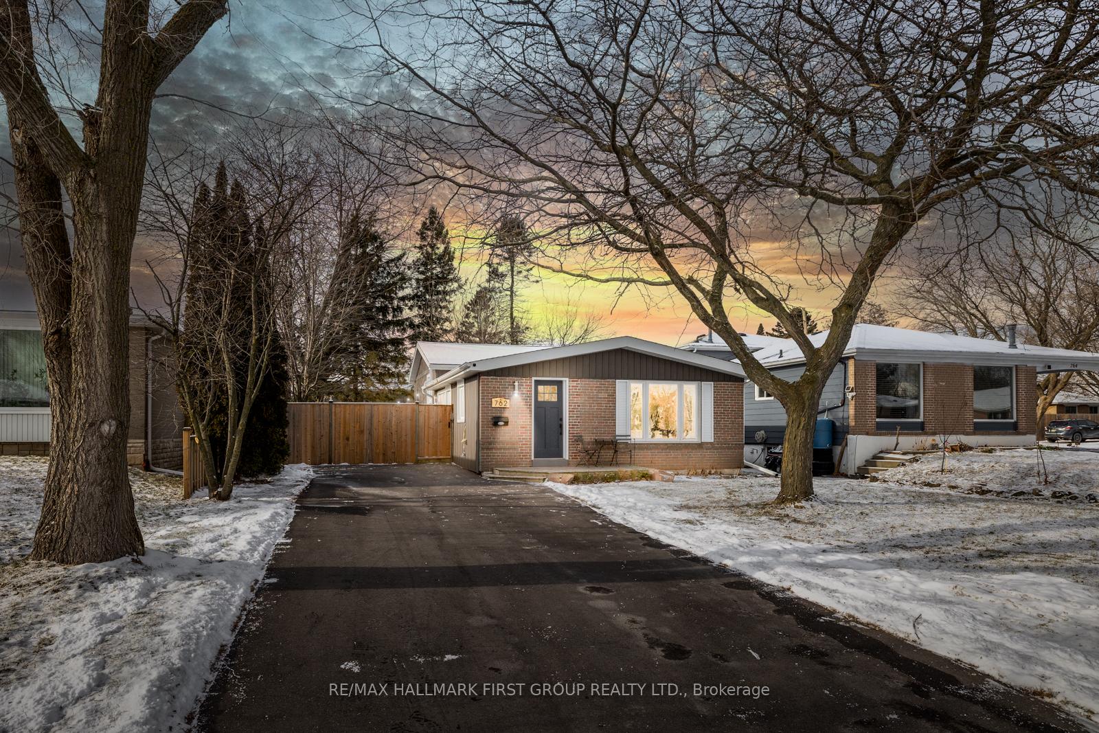 Photo 2 of 762 Lublin Avenue, Pickering, Bay Ridges — HOMEH
