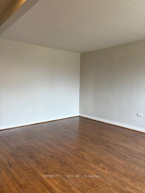 Photo 5 of 8274 Kipling Avenue, Vaughan, West Woodbridge — HOMEH