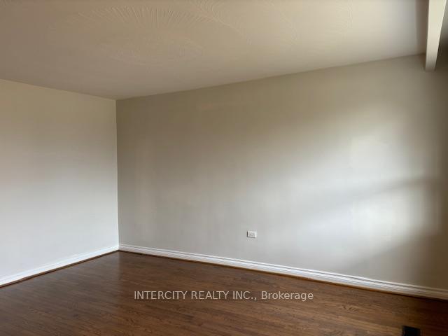 Photo 6 of 8274 Kipling Avenue, Vaughan, West Woodbridge — HOMEH