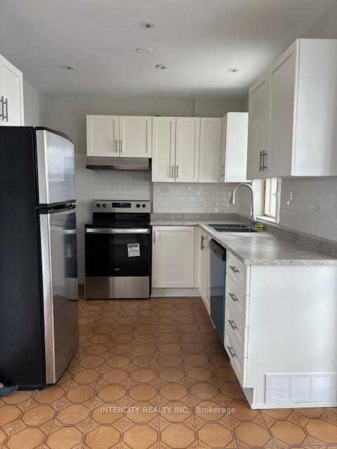 Photo 10 of 8274 Kipling Avenue, Vaughan, West Woodbridge — HOMEH