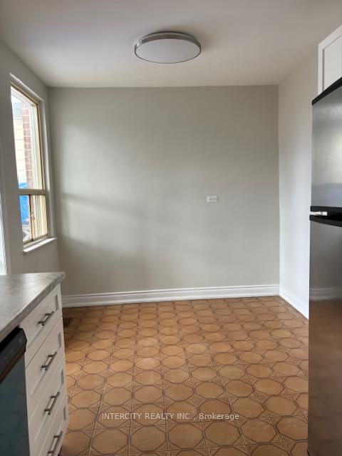 Photo 12 of 8274 Kipling Avenue, Vaughan, West Woodbridge — HOMEH