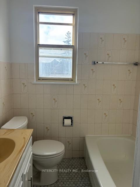Photo 25 of 8274 Kipling Avenue, Vaughan, West Woodbridge — HOMEH