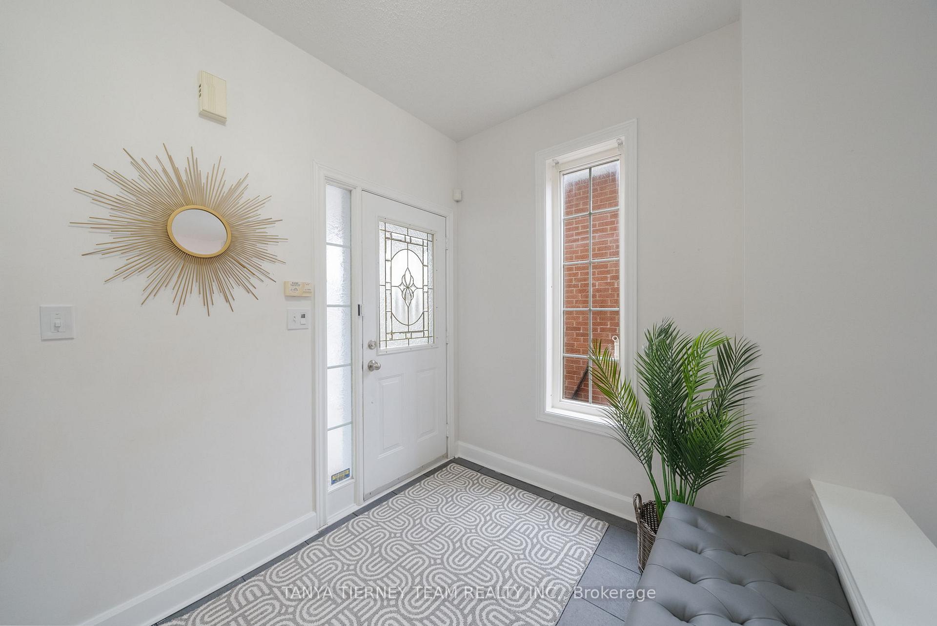 Photo 3 of 38 Kimberly Drive, Whitby, Brooklin — HOMEH