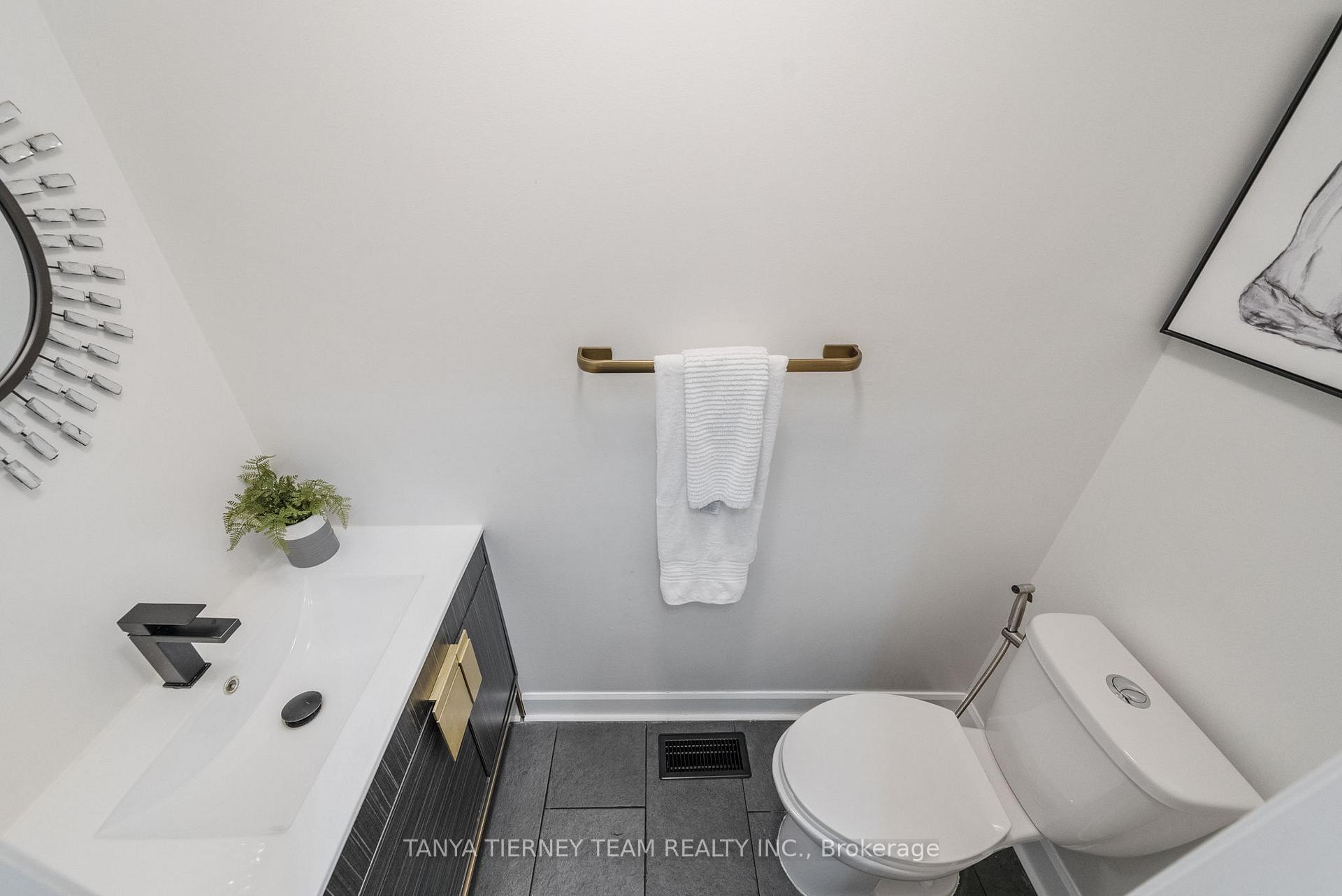 Photo 17 of 38 Kimberly Drive, Whitby, Brooklin — HOMEH