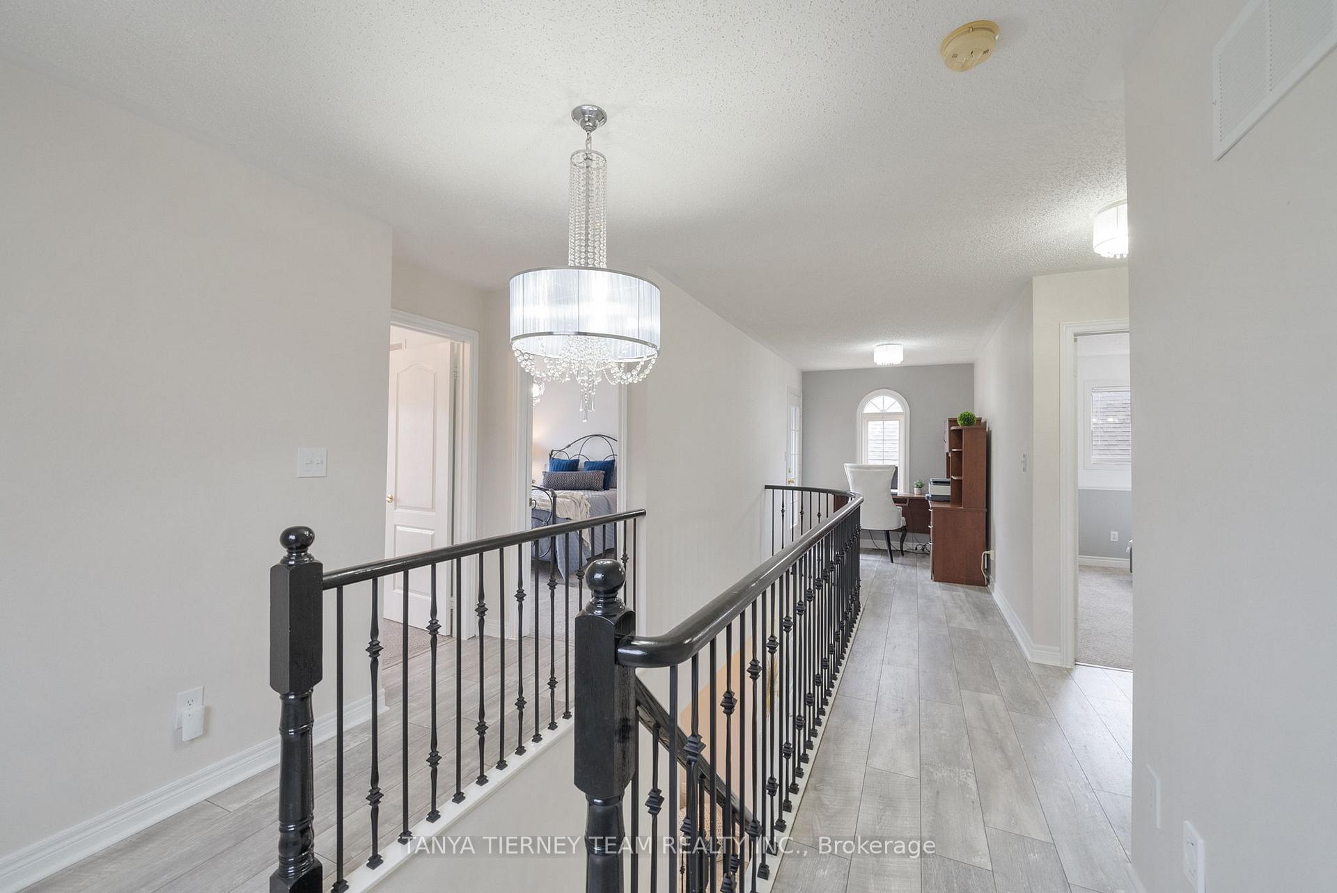 Photo 18 of 38 Kimberly Drive, Whitby, Brooklin — HOMEH