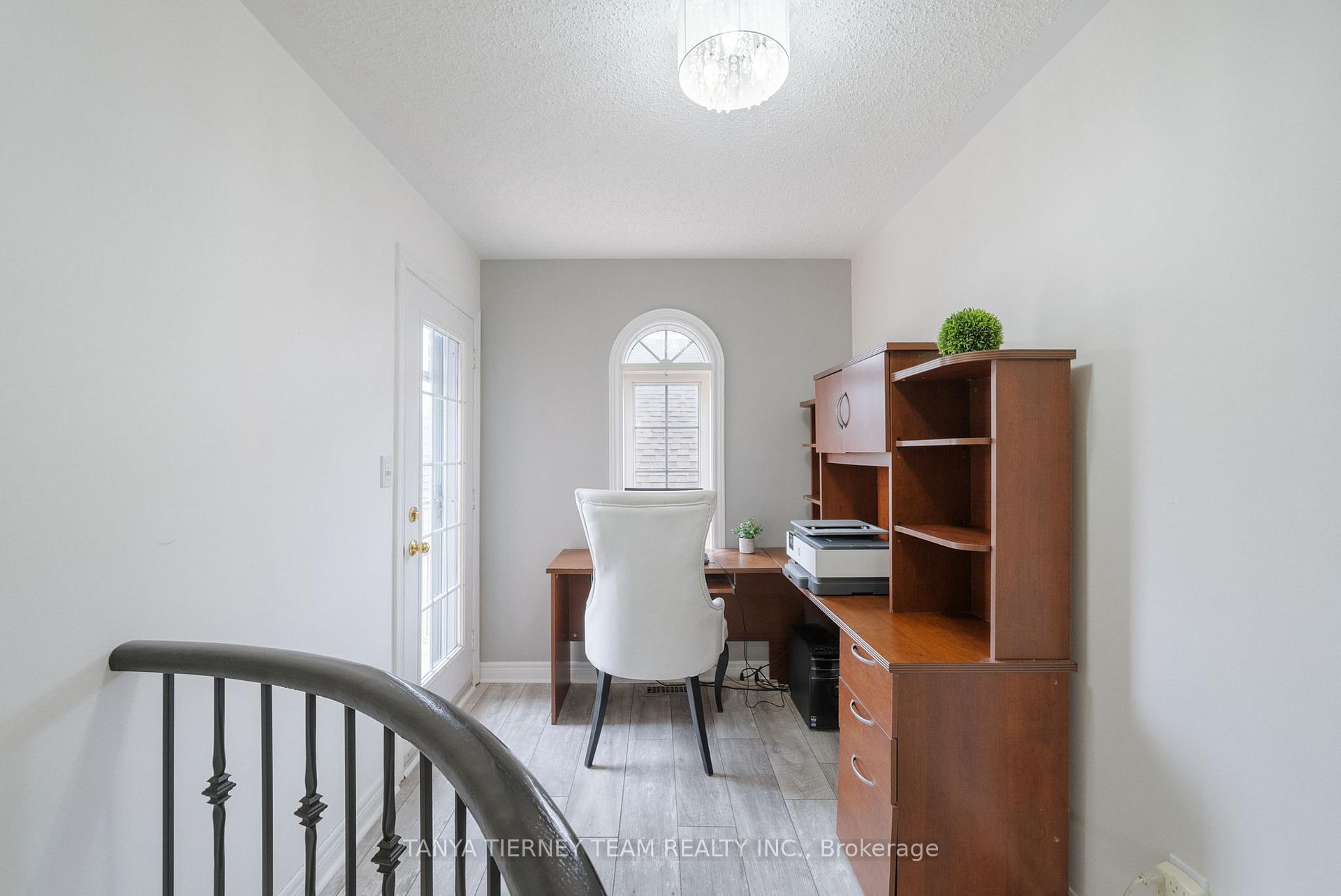 Photo 19 of 38 Kimberly Drive, Whitby, Brooklin — HOMEH