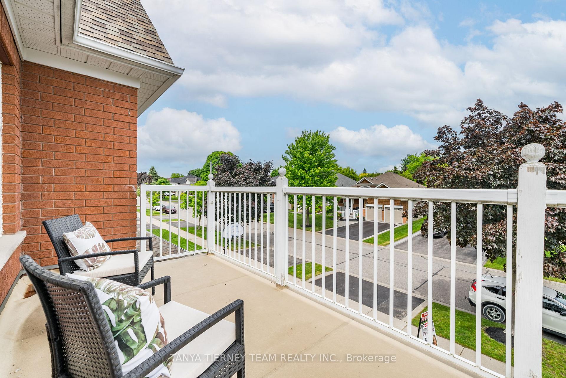 Photo 21 of 38 Kimberly Drive, Whitby, Brooklin — HOMEH