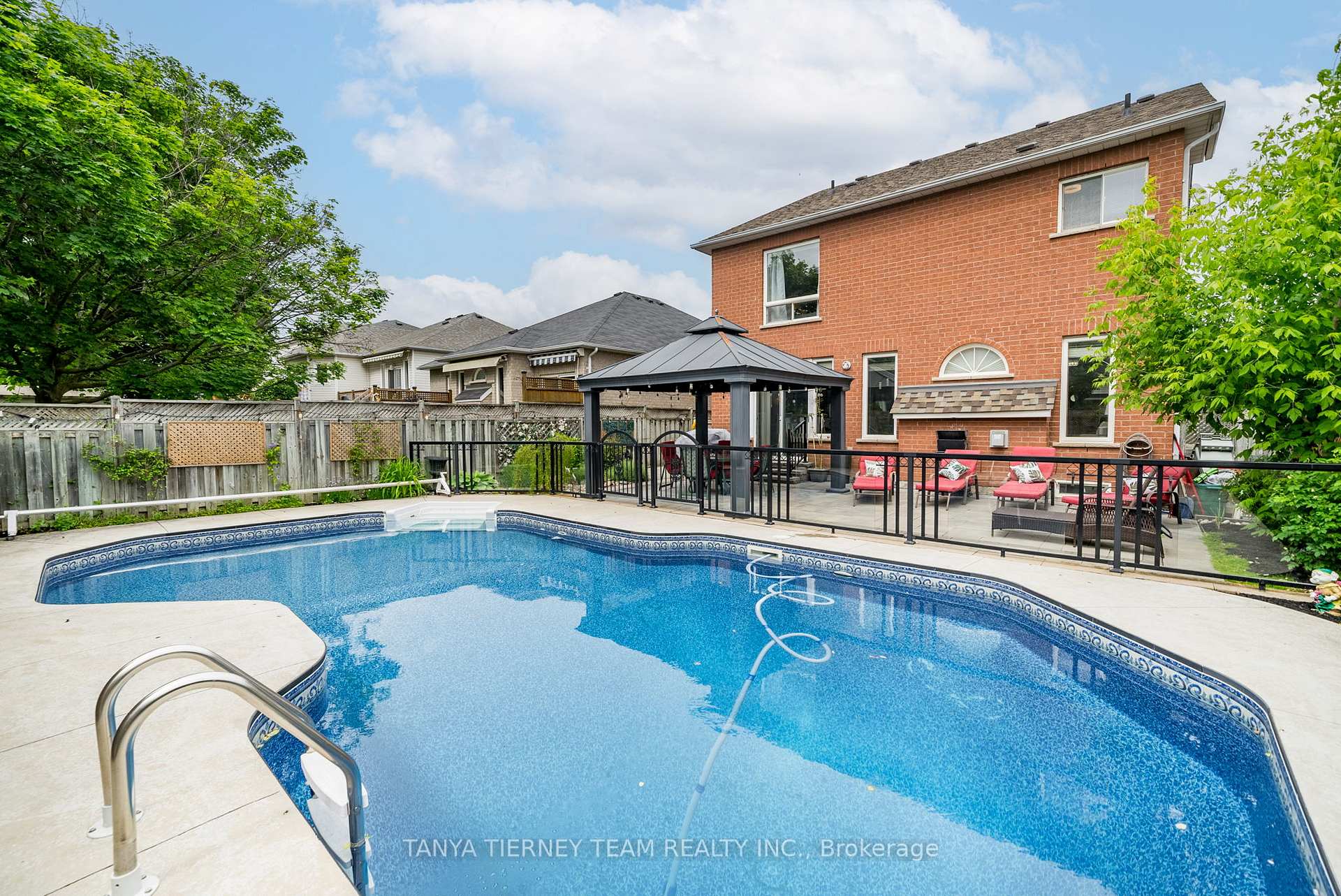 Photo 34 of 38 Kimberly Drive, Whitby, Brooklin — HOMEH